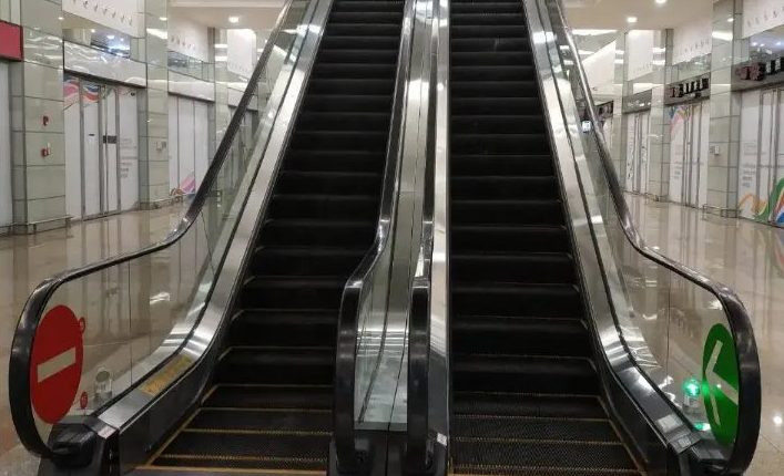 escalators-e1682132862893